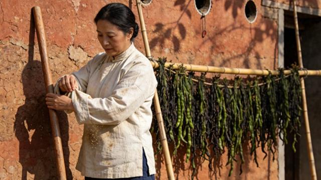 河南洛阳偃师：丈夫卷钱离家31年瘫倒求赡养，村民力挺单亲妈妈