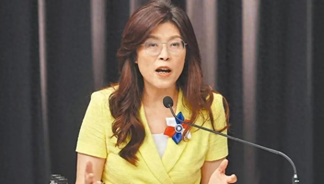 就两岸关系表态，请求赴陆面谈，赖清德第一时间反对，郑丽文回怼