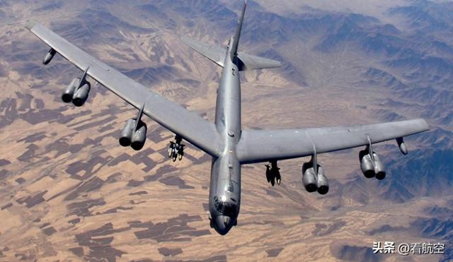 FAA对SkyWest航空客机险些与B-52空中相撞展开调查