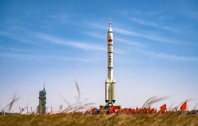 神舟二十一号箭在弦上：3名航天员将出征，中国太空航母也要来了