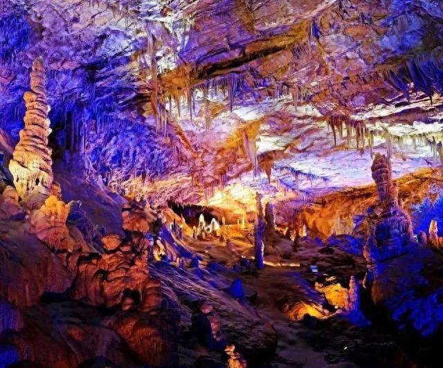 陇南光影三部曲：地下幻境、湖畔流霞与林间诗行