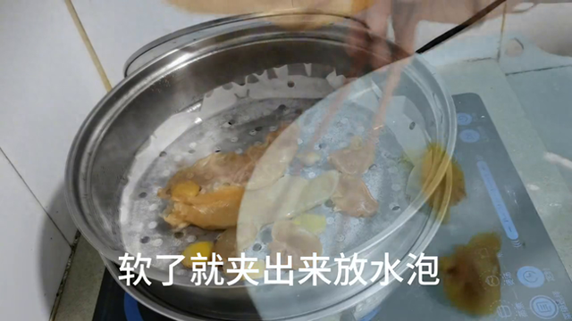 花胶炖桃胶作用及食用方法 2026年花胶炖桃胶作用及食用方法禁忌 花胶炖桃胶作用及食用方法 2026年花胶炖桃胶作用及食用方法禁忌