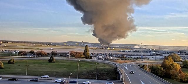 美国大规模空难！爆炸后人员伤亡惨重，航班停飞，炸弹威胁无休止