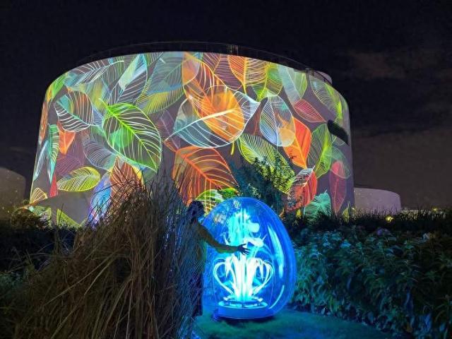 国庆追光指南：第二届上海国际光影节，解锁城市夜的N种浪漫｜国庆趣玩上海