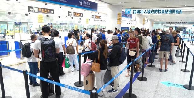 昆明，爆火！连飞机都堵起来了……