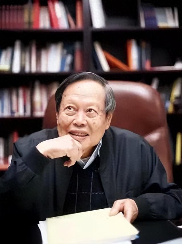 杨振宁逝世，一个正常的天才走了