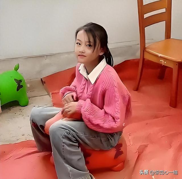 后不后悔？宁夏那个一笑成名拒绝百万签约的小女孩，现在成了这样