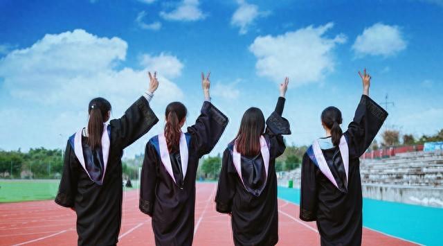 孩子上大学后，父母最大的成功，就是在4件事上少管孩子！