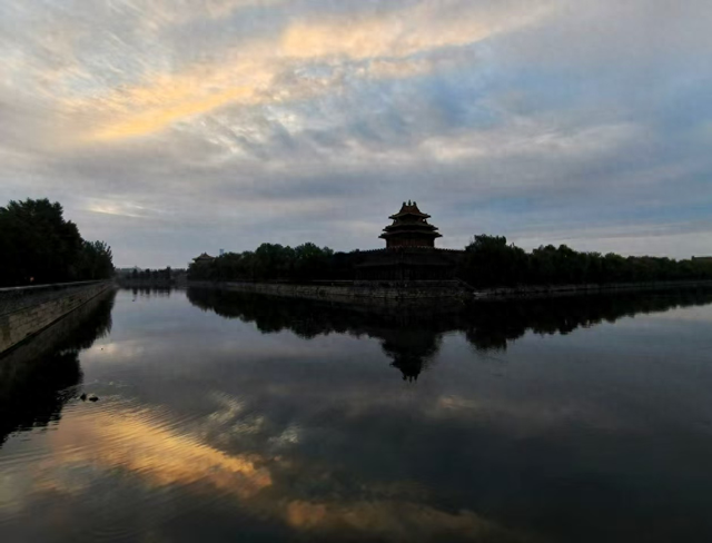 雨后初霁，北京晨曦开启新一天