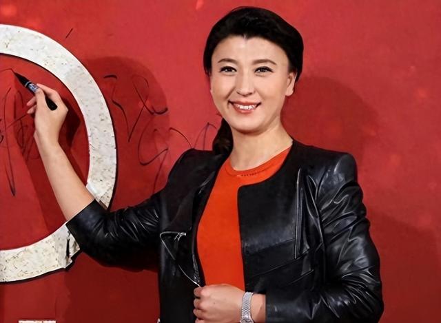 闫学晶风波终于落幕，6个男人惨遭牵连，儿媳与继女最不好过