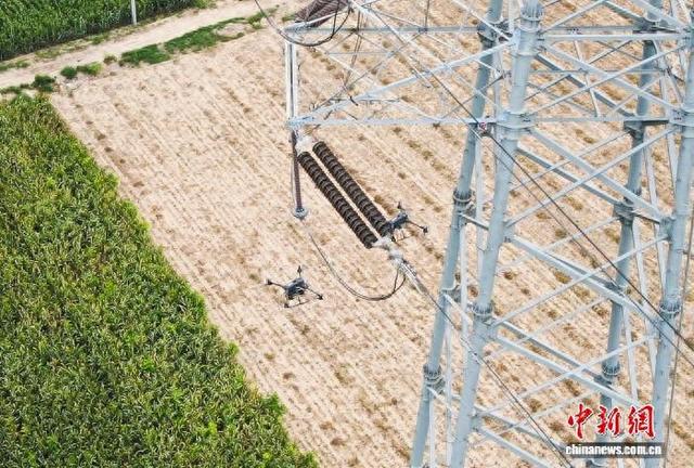 无人机为输电线路做“CT” 科技赋能山西临汾电网智慧转型