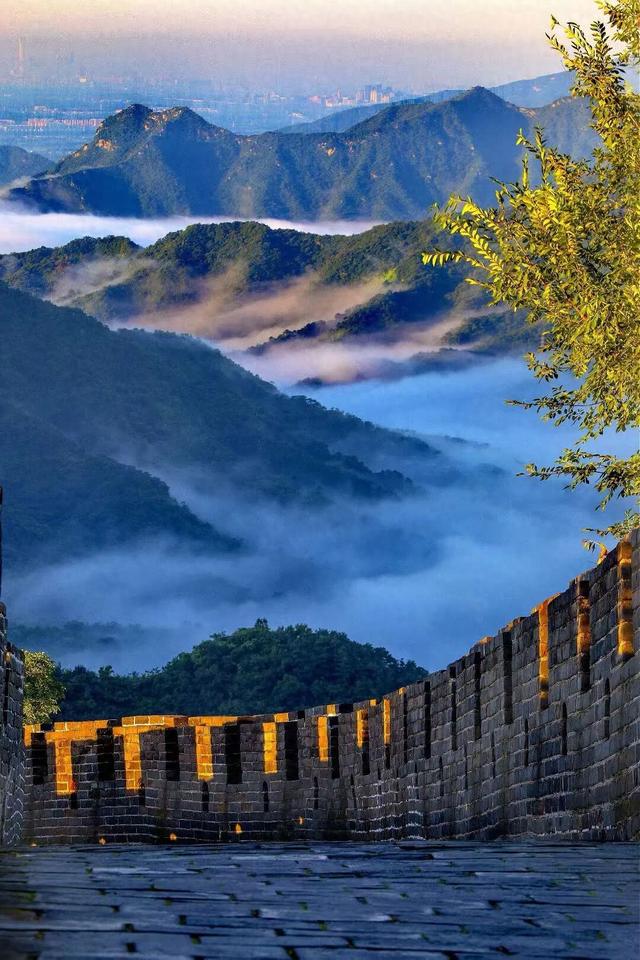 天地间的水墨长卷