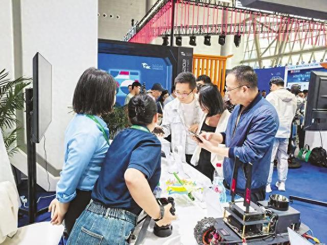 “四不像”何以成“新引擎”？