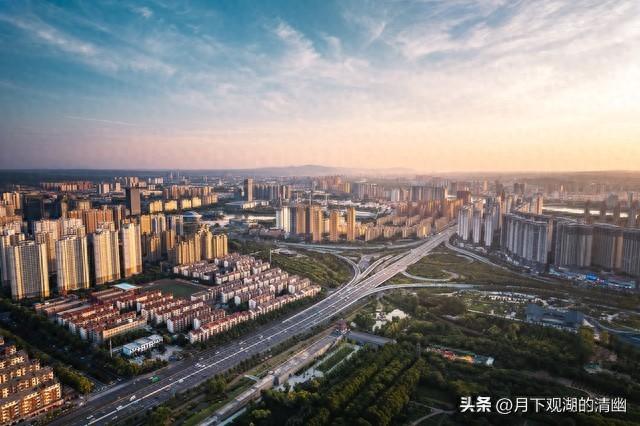 刚从河南洛阳回来，毫不客气地说	，洛阳就是全国郊区城建天花板！