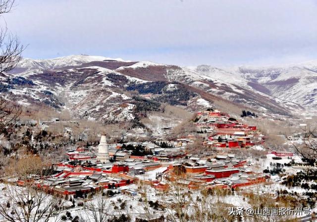 立冬节气 五台山景区初降瑞雪