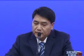 #石家庄都市圈伙伴都有谁？   石家庄都市圈以石家庄市为中心，与联系紧密的衡水市、邢台市、定州市、辛集市共同组成。主要包括：石家庄市（不含重点生态功能区），定州市、辛集市，衡水市桃城区、冀州区、深州市、安平县，邢台市襄都区、信都区（城区）、任泽区、南和区、柏乡县、宁晋县、隆尧县、沙河市，面积约1.65万平方公里，常住人口约1632万人。
依托这一空间范围，提出协同构建“一核两极、两圈两廊”都市圈空间格局。“一核”，即石家庄市，发挥辐射带动作用，提升创新策源、产业引领、资源组织和服务保障功能；“两极”，即邢台市、衡水市，发挥区域支撑作用，打造都市圈重要节点城市；“两圈”，即构建功能完善、高效协作的通勤圈和联系紧密、优势互补的协作圈；“两廊”，分别为沿京广线综合发展廊道和沿石黄线综合发展廊道。
科学确定都市圈发展目标。立足石家庄都市圈基础条件，充分考虑现实需要和发展潜力，提出两个阶段发展目标。第一阶段到2030年，石家庄都市圈体制机制日趋完善，综合经济实力、区域竞争力、发展影响力显著提升，现代化都市圈建设初见成效。第二阶段到2035年，建成空间布局合理、设施互联互通、产业分工协同、公共服务共享、生态秀美宜居的现代化都市圈。#石家庄 #本地新闻视频封面