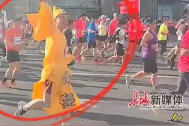 #全国的显眼包都来河北石家庄啦  3.5万名马拉松爱好者齐聚石家庄，江南四大才子，取经团队，还有巨阳光的哪吒，妖魔鬼怪神仙皇上都来了。#2025石家庄马拉松赛视频封面