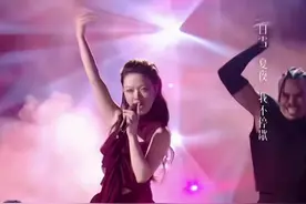 单依纯今晚不是“慢歌小天后”，而是舞力全开的“舞娘”！#单依纯舞娘  #歌手2025