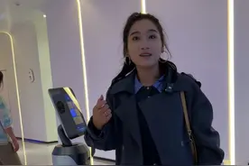 巴基斯坦黑妞回国体验全国第一家无人酒店，结果被吓得不轻！ #巴基斯坦友谊村 #千万生活dou来拍 #中巴友谊 #记录真实生活 #杭州视频封面