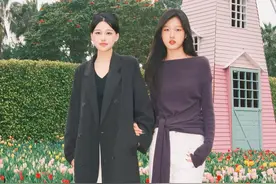 用照片交换红袜子 #用照片交换礼物 #用照片交换袜子 #以物换物视频封面