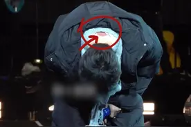 周深因嗓子不适取消伦敦演唱会，鞠躬致歉时看到背上拔火罐印“很尽力地做治疗，非常对不起最后一刻还是没有做到”#周深 #周深伦敦站视频封面