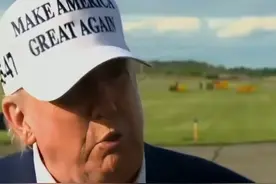 特朗普威胁停止向哈佛大学拨款，要求校方提供国际学生名单 视频封面