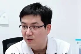 阿胶虽好，但脾胃虚，运化功能不好时，不建议吃，胡乱吃只会越补越上火#岐黄中医陈伟铭  #中医  #印象最深的门诊故事  #诊室日常视频封面
