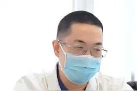 父亲查出肺癌转移，女儿的肺结节就一定是恶性的吗？ #肺癌 #医学科普 #医者仁心 #医生日常视频封面