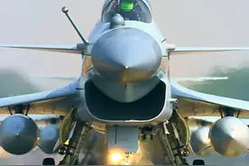 一起来看歼-10C的魅力！（央视频号：央视军事）视频封面