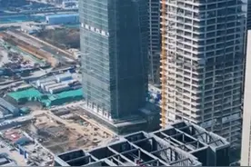 仅一个半小时，武汉一楼盘120套房被抢光！ （极目新闻、长江日报）#房地产 #买房 #经济 #财经 #生活视频封面