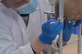河南一枯井发现近百具无名抗战将士遗骸，项目负责人：为“三冀阻击战”牺牲的抗日将士#媒体精选计划 #抗战 #遗骸 #抗日 #河南视频封面
