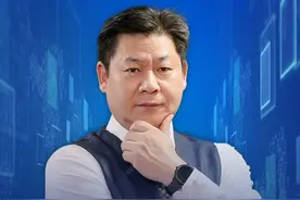 解放军南部战区在黄岩岛组织战备巡逻，警告菲律宾，也在震慑美国视频封面