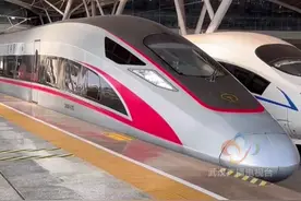 1月5日16时03分，G885次复兴号列车从武汉站开出，一路向南飞驰，驶向香港西九龙站，这是武汉始发开出首趟到香港的高铁列车。#武汉高铁视频封面