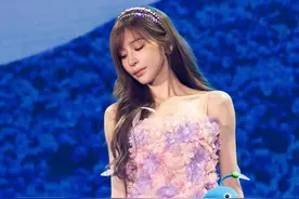 深圳的歌迷赢麻啦！王心凌在深圳演唱会首唱《感情用事》，听一次就会单曲循环的情歌！#王心凌 #王心凌感情用事 #王心凌新歌 #王心凌深圳演唱会 #王心凌sugarhigh世界巡回演唱会视频封面