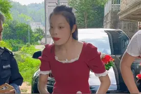 小朋友陌生人给的东西要小心哦 #农村趣事 #农村接亲风俗 #百亿好剧好看计划 #看土味视频品百味人生 #传递善良传递爱视频封面