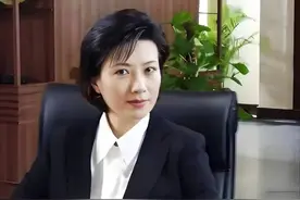 61岁的王静，是熟龄女演员里最有气质的，167身高刚好。