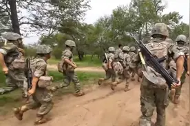 21式作战靴，为何让老兵直呼："当年做梦都不敢想"？#军事科技视频封面