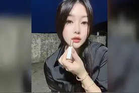 31岁单身姑姑 晚上化妆要给我找姑父 #嫁不出去的姑姑#