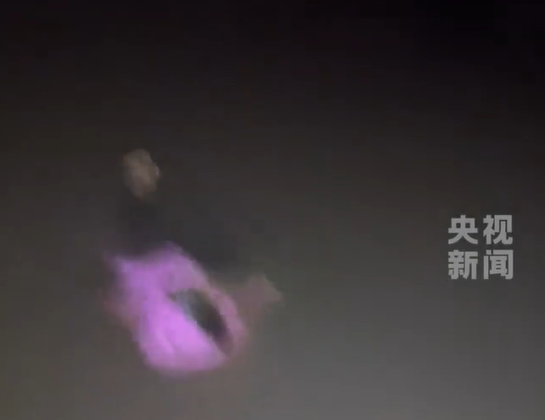 5岁女孩落水用幼儿园知识自救