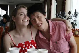 美国姑娘远嫁河北农村，结婚8年拿中国绿卡，第一件事就是办社保视频封面