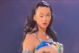 明星医美过度有多吓人？水果姐眼睛不受控制，萧亚轩被嘲格格巫视频封面