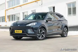 新车｜极狐阿尔法S/T推出森林版，上海车展亮相，现款21.88万元起图片