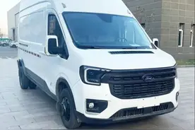 新款江铃福特全顺实车曝光，全新的外观，提供两种动力图片