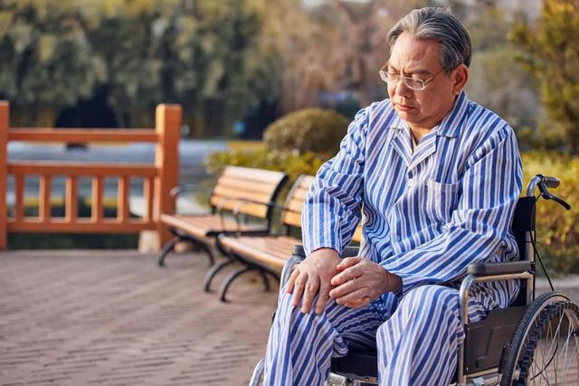 鑰佸勾浜哄厤鐤姏浣庝笅鎬庝箞鍔烇紵蹇湅鐪嬭泲鐧界矇鏈変粈涔堢敤