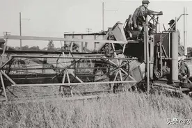 联合收割机发展历史和技术方向图片