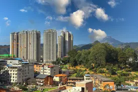 中国有座“空调县城”，海拔1500米，夏季均温19°C，80一天包吃住图片