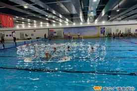 广西水球“后备军”争夺全国赛入场券图片