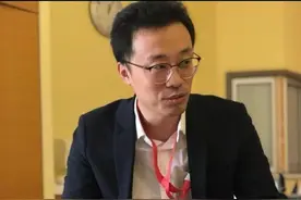 宝宝鼻子喉咙呼噜噜，还总使劲、哼唧怎么了？图片