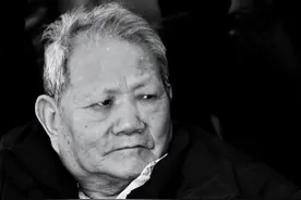 李银桥儿子透露：毛主席去世前记恨一件事，到死都没原谅我父亲！图片