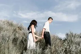 结婚前，聪明女人会打听好男方家庭的三件事，傻女人却一概不问图片